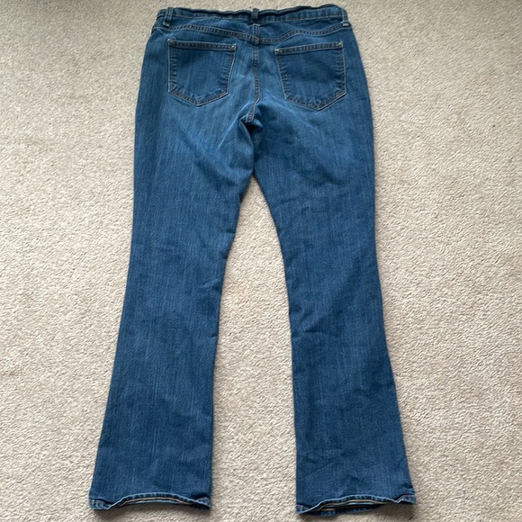 Old Navy Flirt Jeans - Picture 7 of 9